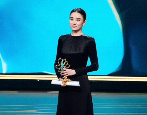 专业的股票配资官网 宋佳获白玉兰“最佳女主角”被指太憋屈，直接被三位竞争者抢风头